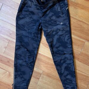 GAP ACTIVE FIT REFLECTING Camouflage Joggers